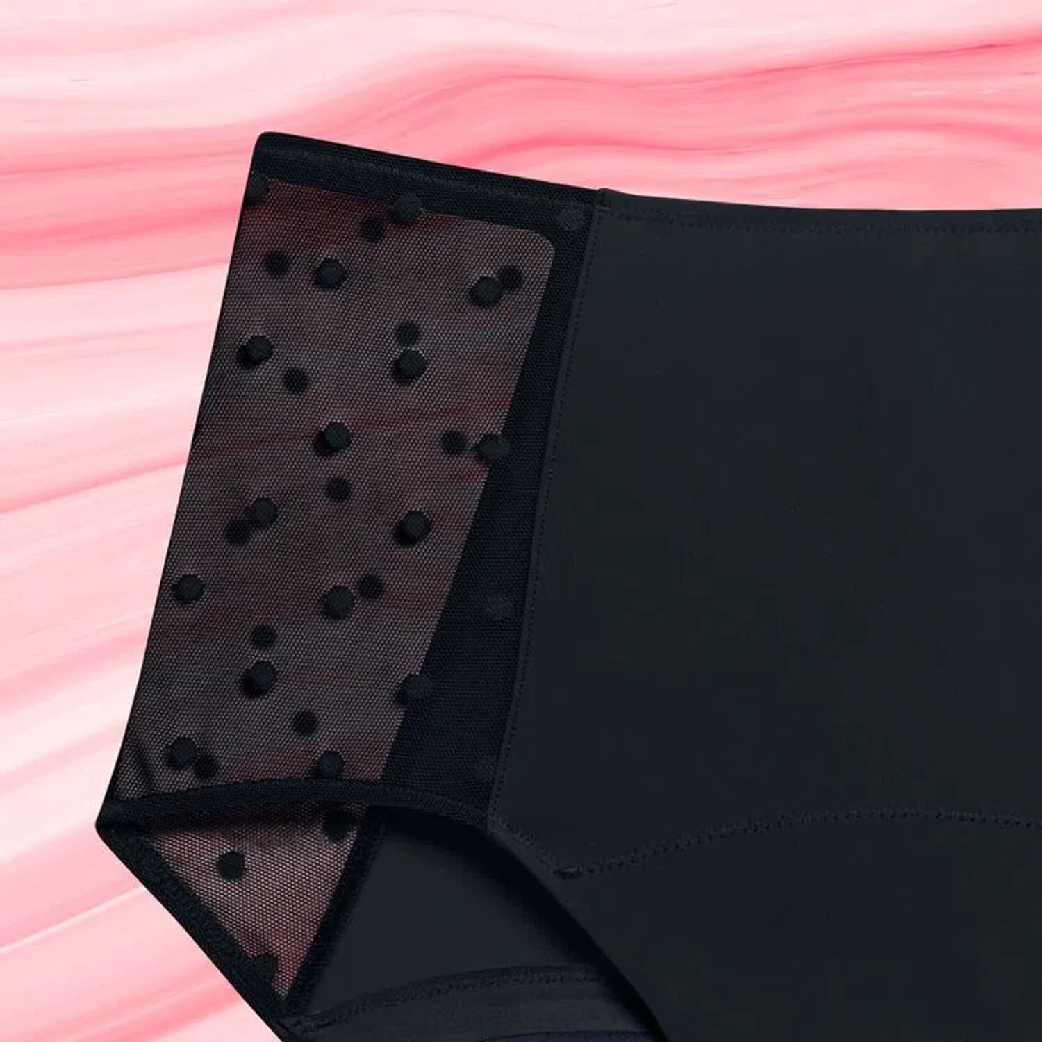 Highwaist Dots Heavy Black Front Crop Fluid
